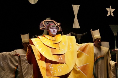 René Pape as Sarastro in Mozart s The Magic Flute. Ken Howard Met Opera małe